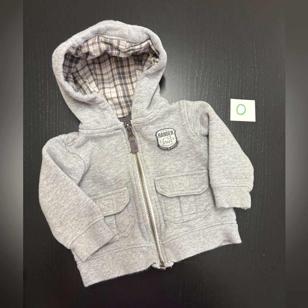 ⭐️2/$5.00⭐️ Carter’s 6m Grey Zip Up Hoodie